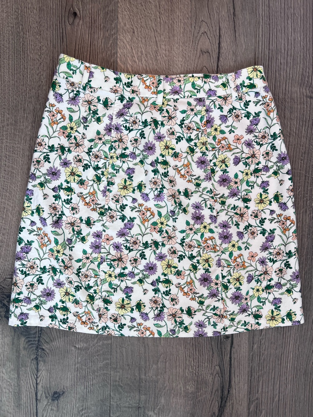 LOFT Floral Vine Wall Fabric - White with Purple, Yellow & Green - size 0 - Picture 2 of 5